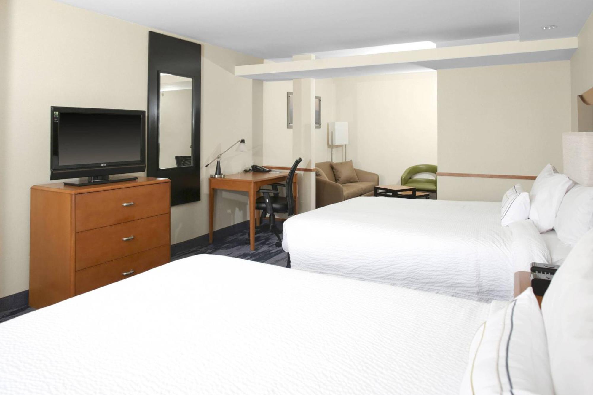Fairfield Inn & Suites Милледжвилл Экстерьер фото