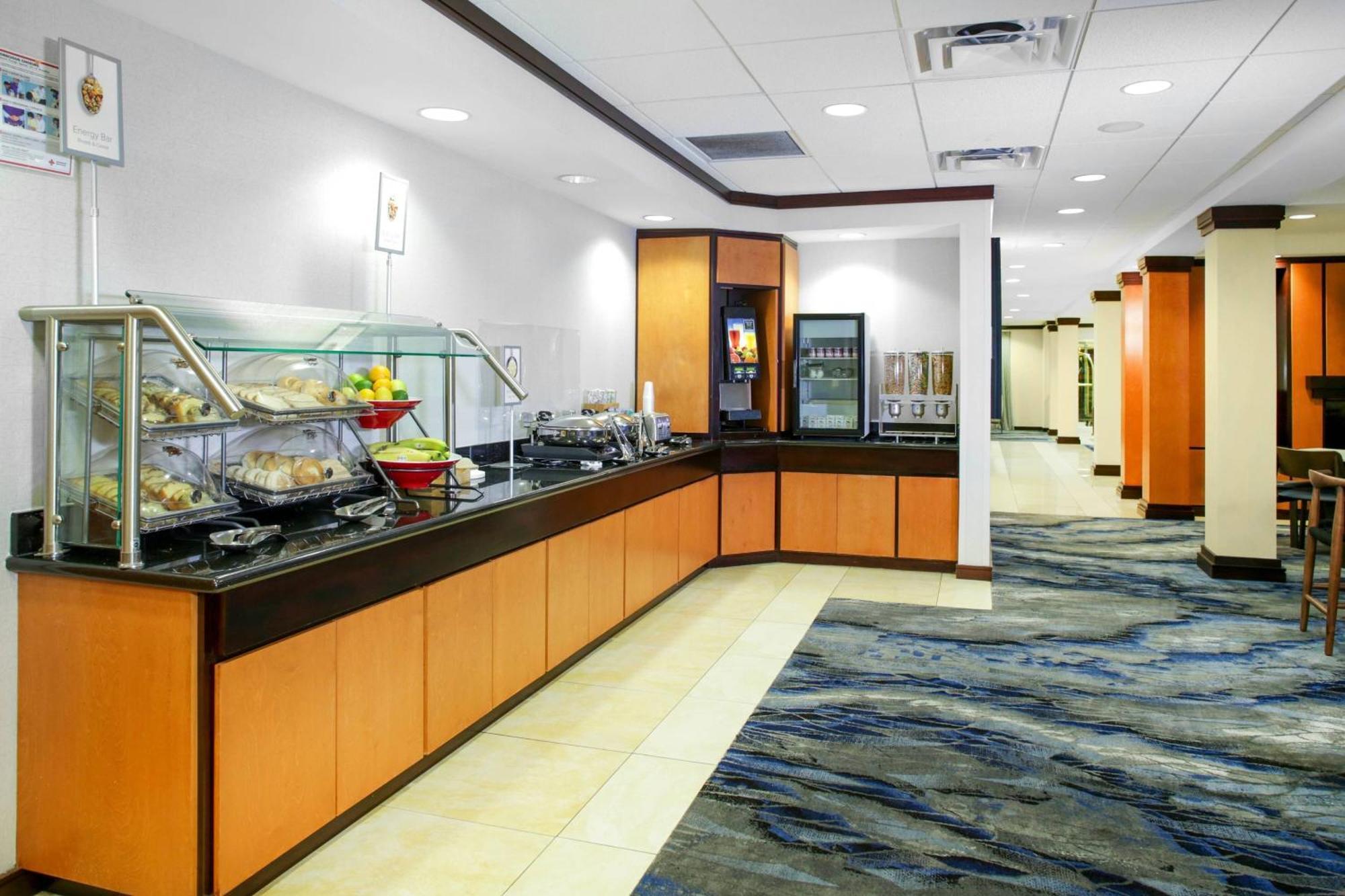 Fairfield Inn & Suites Милледжвилл Экстерьер фото