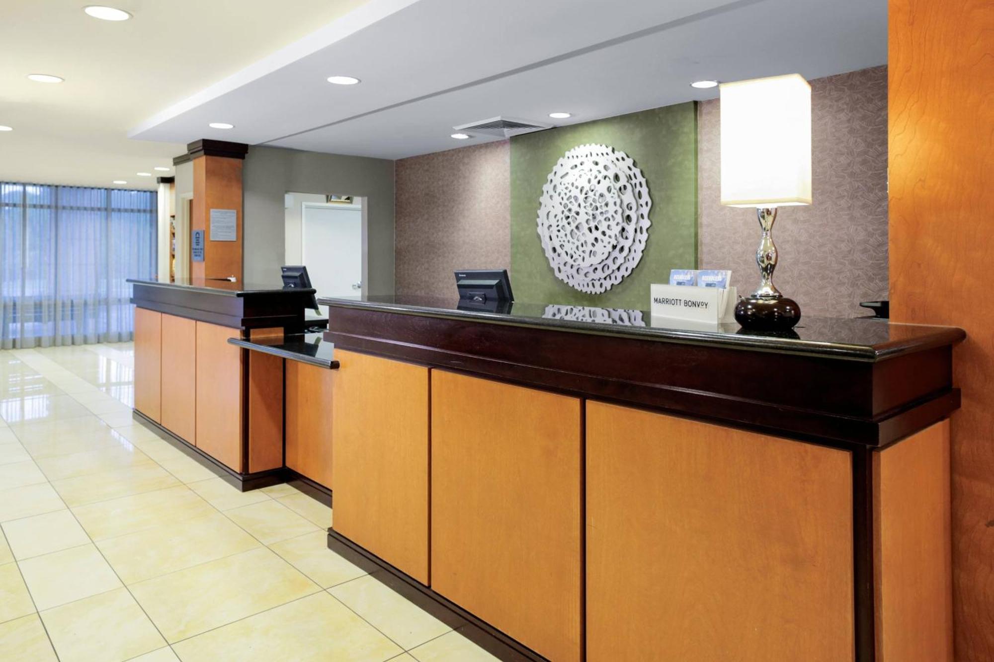 Fairfield Inn & Suites Милледжвилл Экстерьер фото