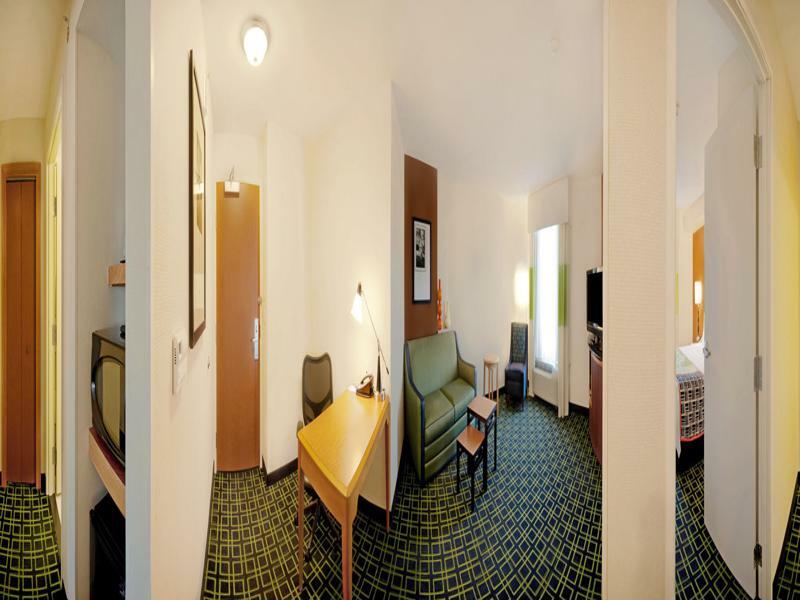 Fairfield Inn & Suites Милледжвилл Экстерьер фото
